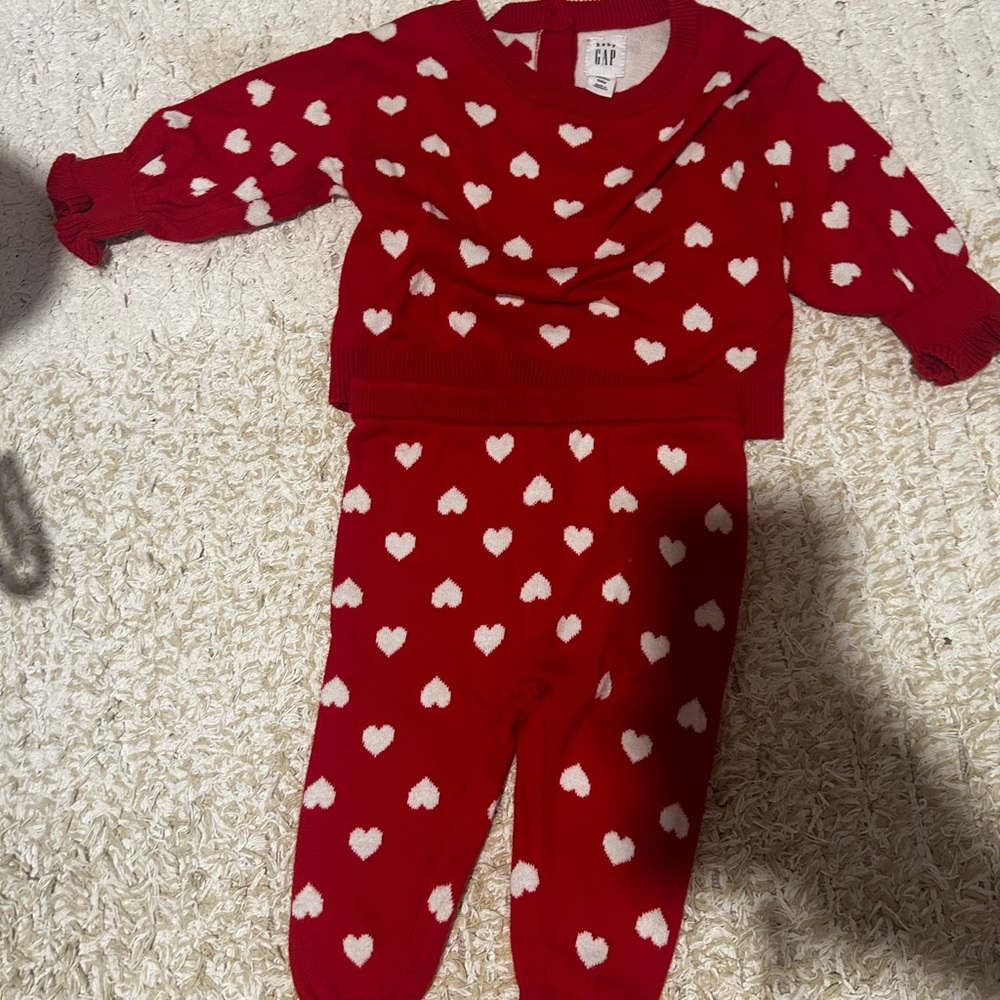 GAP Red with white hearts 💟 Baby Knitwear